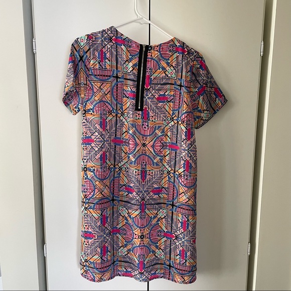 Meghan LA Geo Shift Dress - Picture 2 of 3